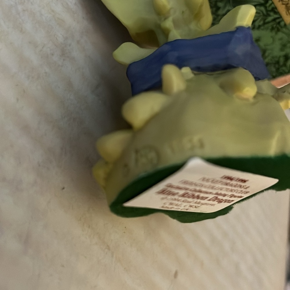 Blue Ribbon Pocket Dragon with Box - Picture 8 of 8